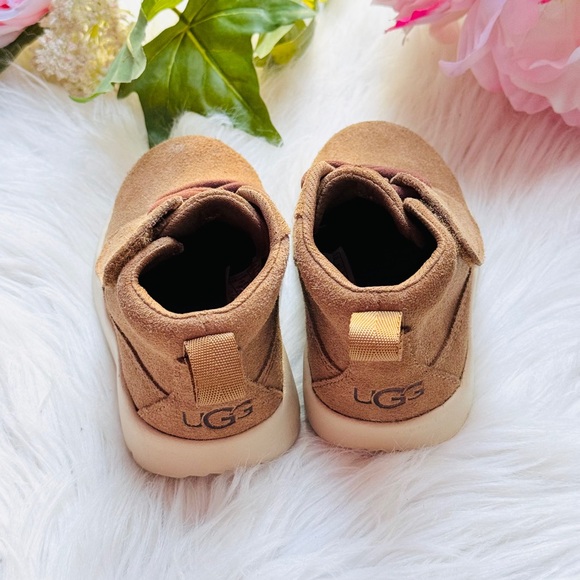 Toddler UGG Canoe Chukka Boots - Picture 4 of 6